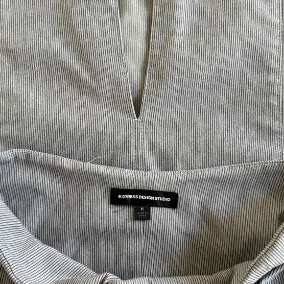 Grey Pencil pinstripe Skirt Size 6 - Picture 4 of 5